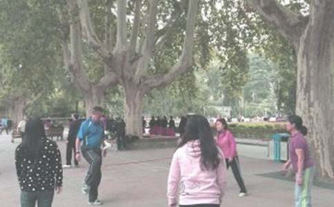 �Ɉ@������������