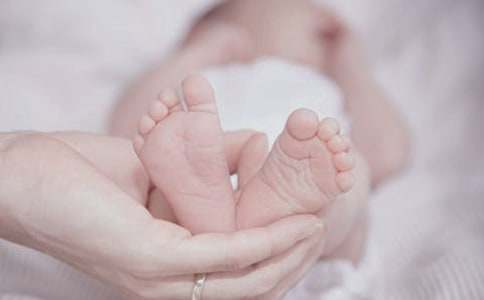 ��������ı�ɫ����600��