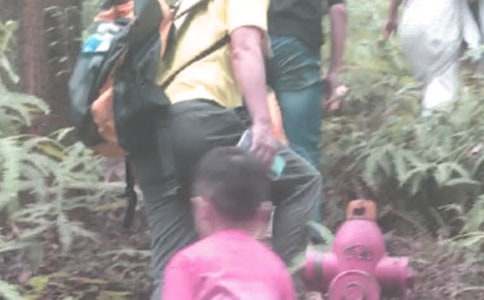 һ���y���ĵ�ɽ֮������