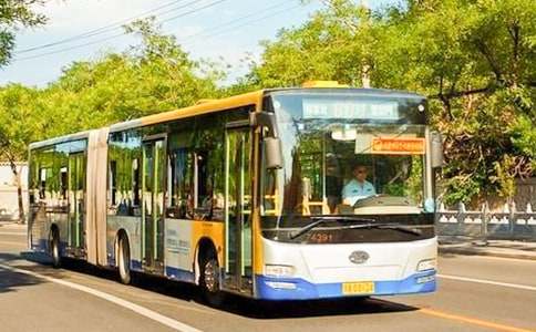 可惡的公交車400字作文