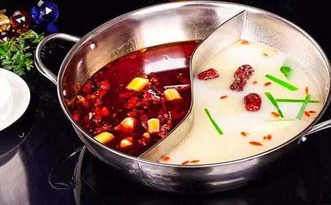 ��ζӛ���еĻ��?zh��n)��?/></p>
<h2>��ζӛ���еĻ��?zh��n)��?</h2>
<p>������������҂��ؑc����������ʳ���������û�偵��ϰ��ƵĜ����������Nʳ��������һ�ڣ��͕�(hu��)׌���ζ�o�F��</p><p>�����ؑc����������������ؑc�ľ��A����������ͬ��ζ�����磺�x�������圫�ͼt���ɷN�������پ��ǻ������ļt��偵���������Լ��x����������΢����������׃�B(t��i)����һ���˿ɳ��ܲ����@������</p><p>����ÿ��(d��ng)�����f�𡰻�偡��@�ɂ�(g��)�����Ҷ���ˮֱ������?y��n)�?du��)���Ҷ��������X�û������������óԵ�ʳ������</p><p>����ÿ�θ���һ��ȥ�Ի��������(hu��)���ܶ��X����?y��n)����c(di��n)�Ĳˌ�(sh��)����̫�������磺�Ի�偱��c(di��n)��ë�ǡ��r��������c��ؕ�����ă��~�����ټ��σ�ƿ���(zh��n)�ɘ�������̫ˬ������(d��ng)����õĕr(sh��)�������Ȳ������؊A��һ�l�ă��~�������������p�p��ҧ��һ�ڣ�����̫�ó�����</p><p>���������������˄��ŵĲ����ҵ�`С�Ƕ�߀�ڡ�������ֱ���������ְф����c(di��n)�Ĳ������c(di��n)��һ������һ������^��һ�ɷ�犣����ֱ���һ�ˡ����硱������������Ұ�ȥ�Y(ji��)�~��һ���~����ʲô��534Ԫ���]�e(cu��)�����@ô�������һ���˶����ܲ�������������</p><p>������ϲ�g�Ի��������ζ�����؄e�����҂��ؑc�˵���ۣ��������(sh��)����˶����ܲ�ס�@������ζ��</p><h2>��ζӛ���еĻ��?zh��n)��?</h2>
<p>�����ҵļ��l(xi��ng)����4Dħ�ó��С����ؑc���@�����в��H�L(f��ng)����(y��u)��������߀��һ�N��Ҋ�ː۵���ʳ��������������ؑc�Ĵ��С��ܿ�Ҋ��ɫ���ӵĻ�偵����S�����M(j��n)һ�ң�����׌���ڸ���</p><p>������Ҳ��ϲ�g�Ի�����؄e�����Кw����������Ϥ��.ζ������(ji��n)ֱ�����������T�����r���ļtɫ��֭�����g��������裬�����Ϸ��L����������Ļ�����������߀���S����N���ӵ�������׌���̲�ס������U������߲˶����Գɞ��偵�ʳ����ë�Ǻ����c�Ǳز����ٵ������L(zh��ng)�@����ʳ���ؑc�������ڻ���Ͽ��ܴ�����o��(sh��)�Ĳ�Ʒ��</p><p>���� �����f�ؑc��偰l(f��)Դ�ڹŴ�����r(sh��)�ڣ���?y��n)��ؑc��򳱝����w���r(n��ng)����w���ڄ�(d��ng)�ߞ����(q��)����񣬾͵�ȡ�����Ѵ�Ѵ�ѵĻ������������ˮ������ţ���(n��i)�K�C���ʳ�á��S���vʷ�İl(f��)չ����u��׃�ɽ�����ؑc�����</p><p>�����ؑc��偼������r����һ�w�������^�����������������鵽�Z�o�������r����ζ�o�F���㵽֮���ѡ���Խ��Խ�����������ʢ�ĸߜص���������˂���(du��)��偵ğ���Ҳ�z�����p��</p><p>����СС��һ��������H�b�������g�o��(sh��)��ζ��߀�������ؑc����ğ����ˬ���Ґۼ��l(xi��ng)�Ļ���������ҵļ��l(xi��ng)�ؑc��</p><p>����ζӛ���еĻ��?zh��n)��ġ����P(gu��n)���£�</p><p><a target=