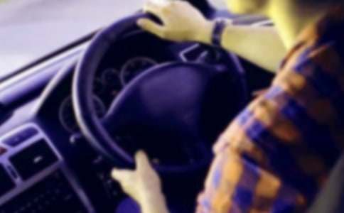 ���]���{У�������U��ͬ