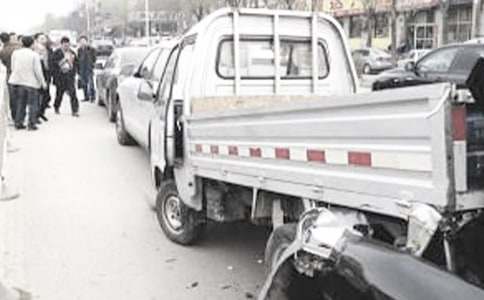 С�W(xu��)������֮��߅�Ľ�ͨ�¹�