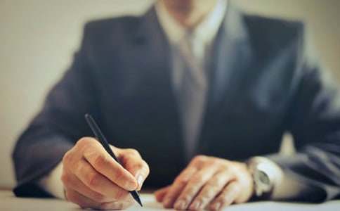 我的理想律師學(xué)生作文