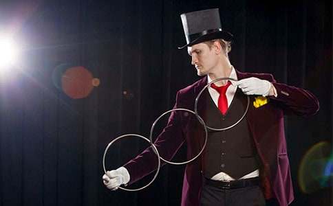 大自然的“魔術(shù)師”初中作文