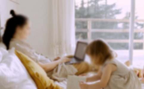 �L(f��ng)���е�ĸŮ-ɢ��