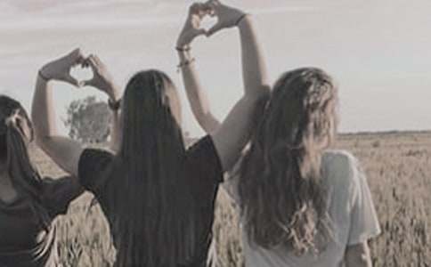 ��Ů��������Ư���ľ��ӣ����x50�䣩