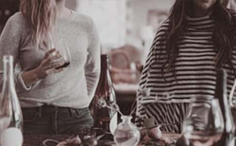 �L(f��ng)һ�ӵ�Ů������3ƪ