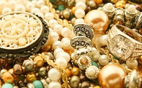 ��������~