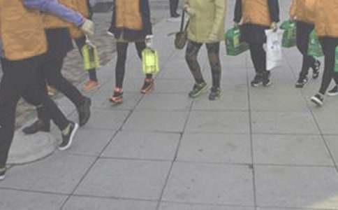 �ͶY�������300��