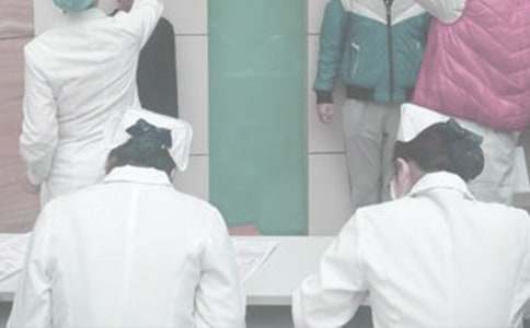 �w�z����700��