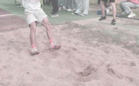 小學(xué)六年級(jí)體育教案《立定跳遠(yuǎn)》