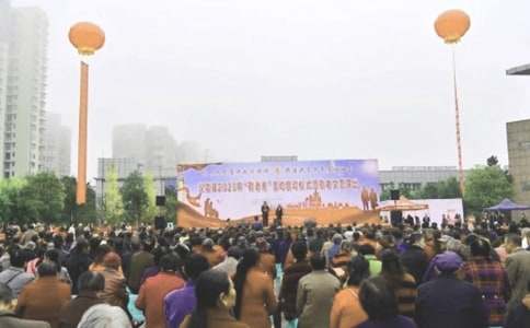 一次文藝演出活動(dòng)作文800字