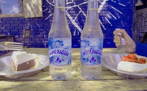 ���H����һ���˸��~