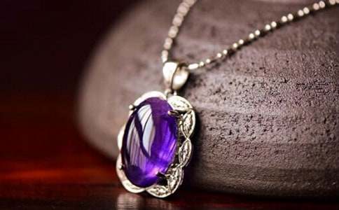 �朵ĳ�һ����