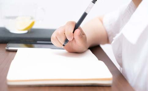 ����Ư������������2000��